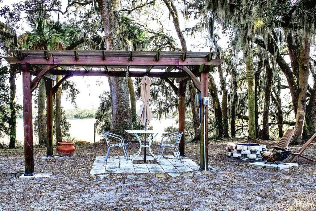 Secluded Tiny House By The Marsh With Hunting Island Beach Pass Frogmore Exterior photo
